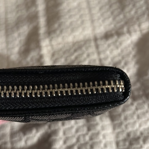Coach zipper wallet - Picture 7 of 12